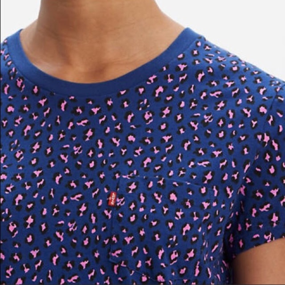 Levi’s t-shirt